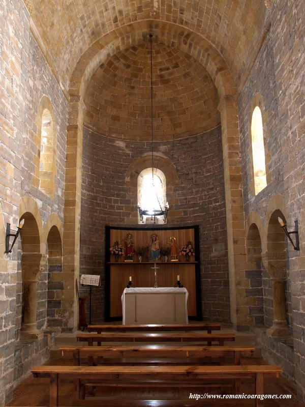 INTERIOR HACIA LA CABECERA